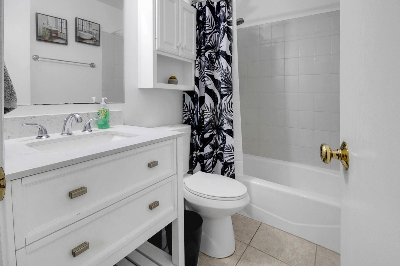 Royal Palm Pointe 86-48 B - Residential