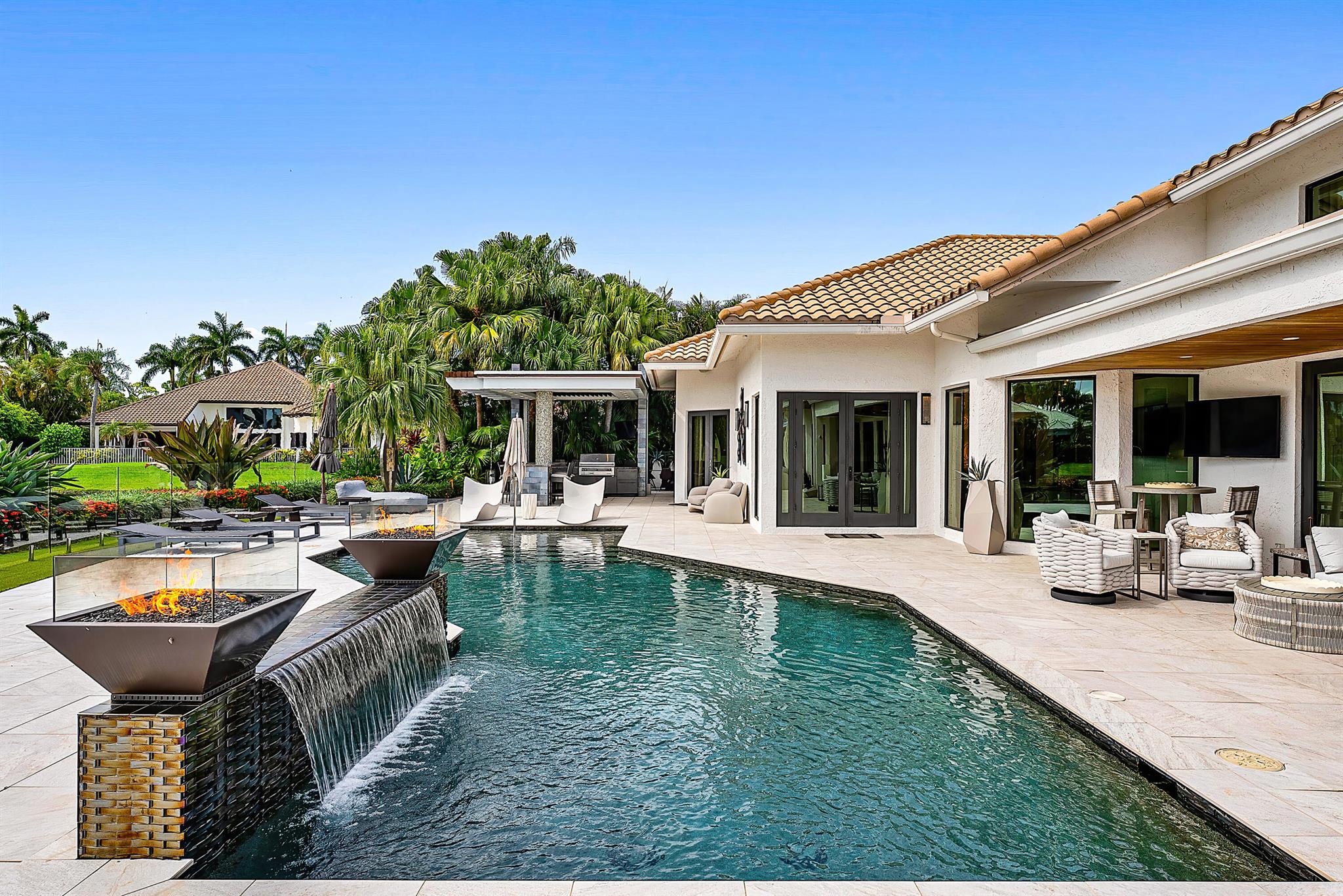 HOLLOWS / POLO CLUB - Residential