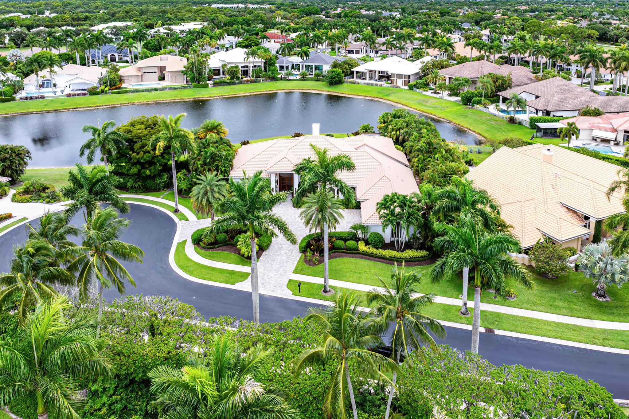 HOLLOWS / POLO CLUB - Residential