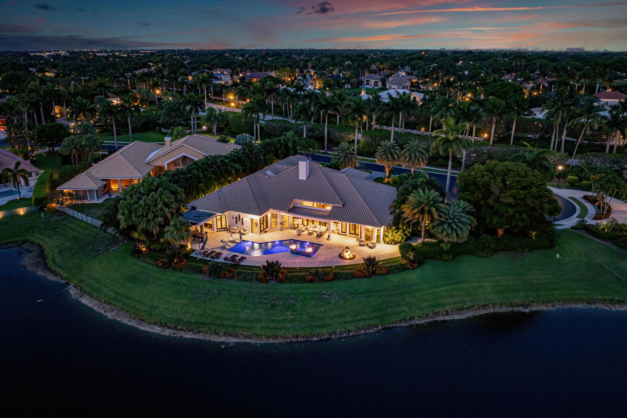 HOLLOWS / POLO CLUB - Residential