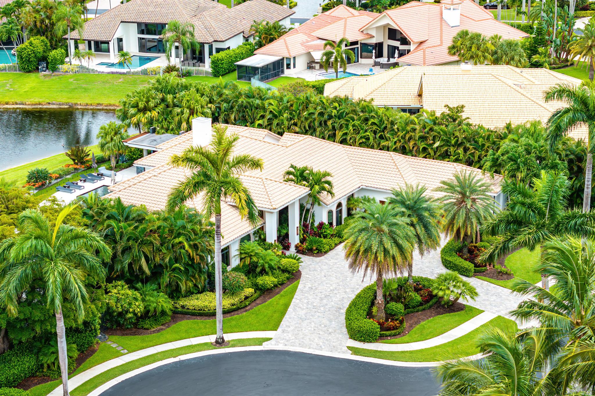 HOLLOWS / POLO CLUB - Residential