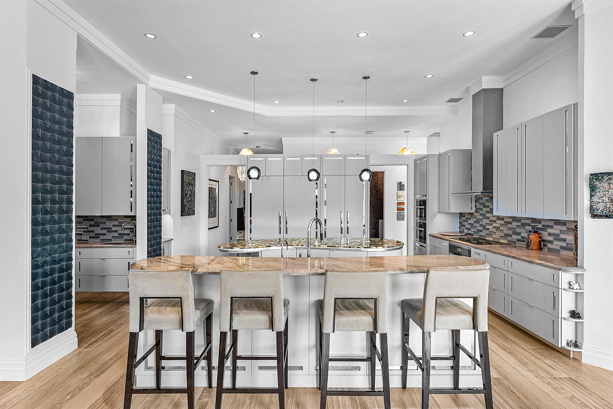 HOLLOWS / POLO CLUB - Residential