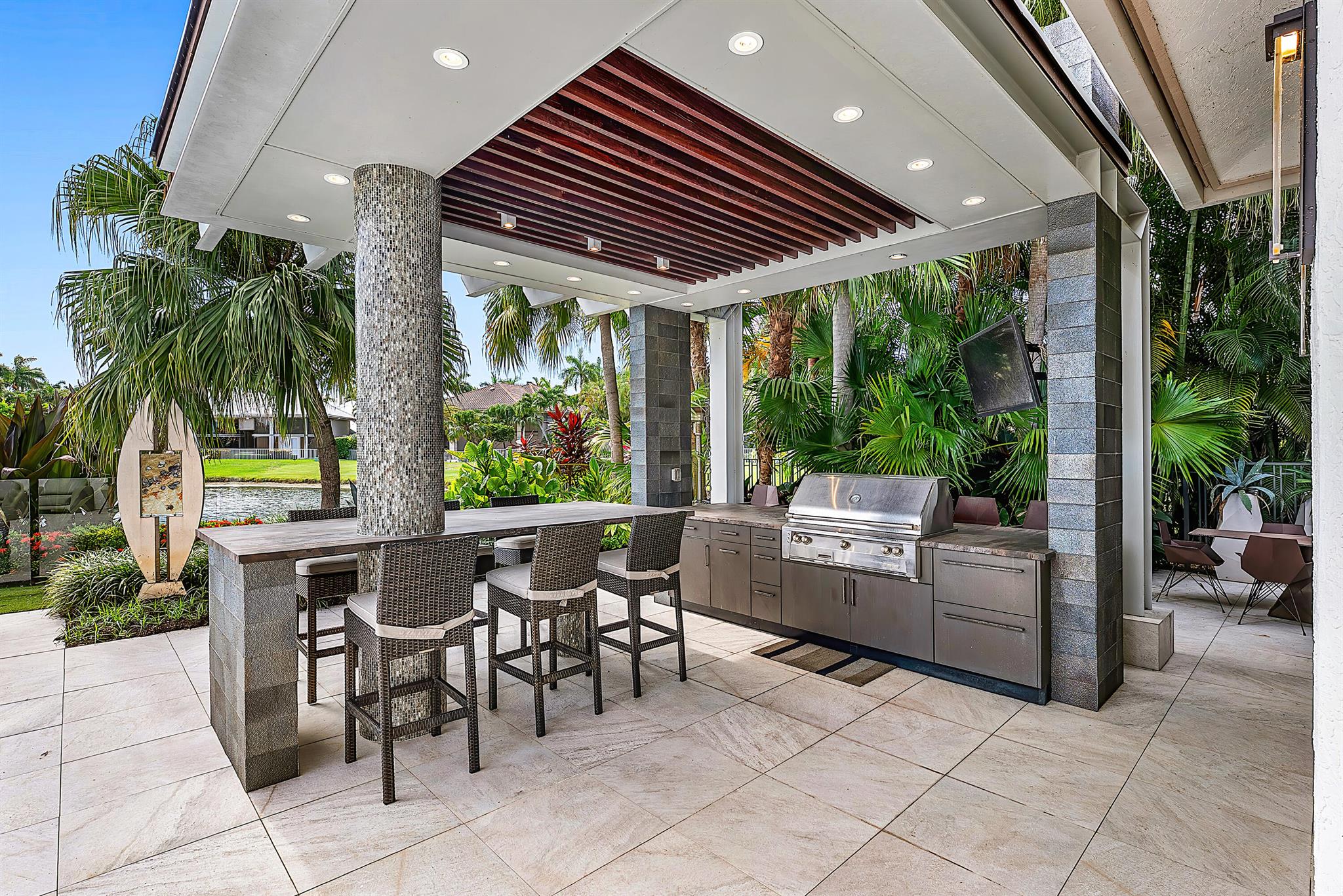 HOLLOWS / POLO CLUB - Residential