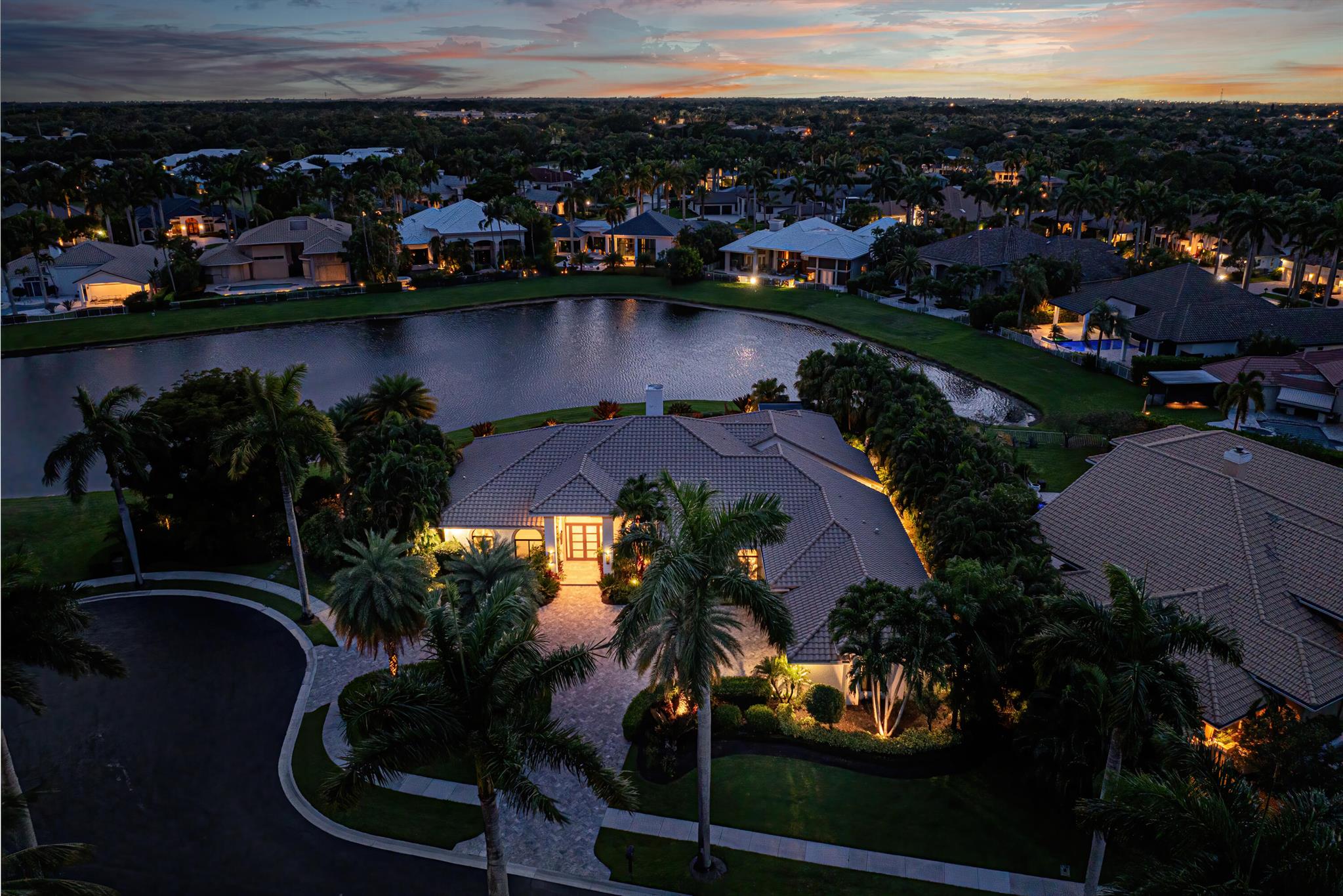 HOLLOWS / POLO CLUB - Residential