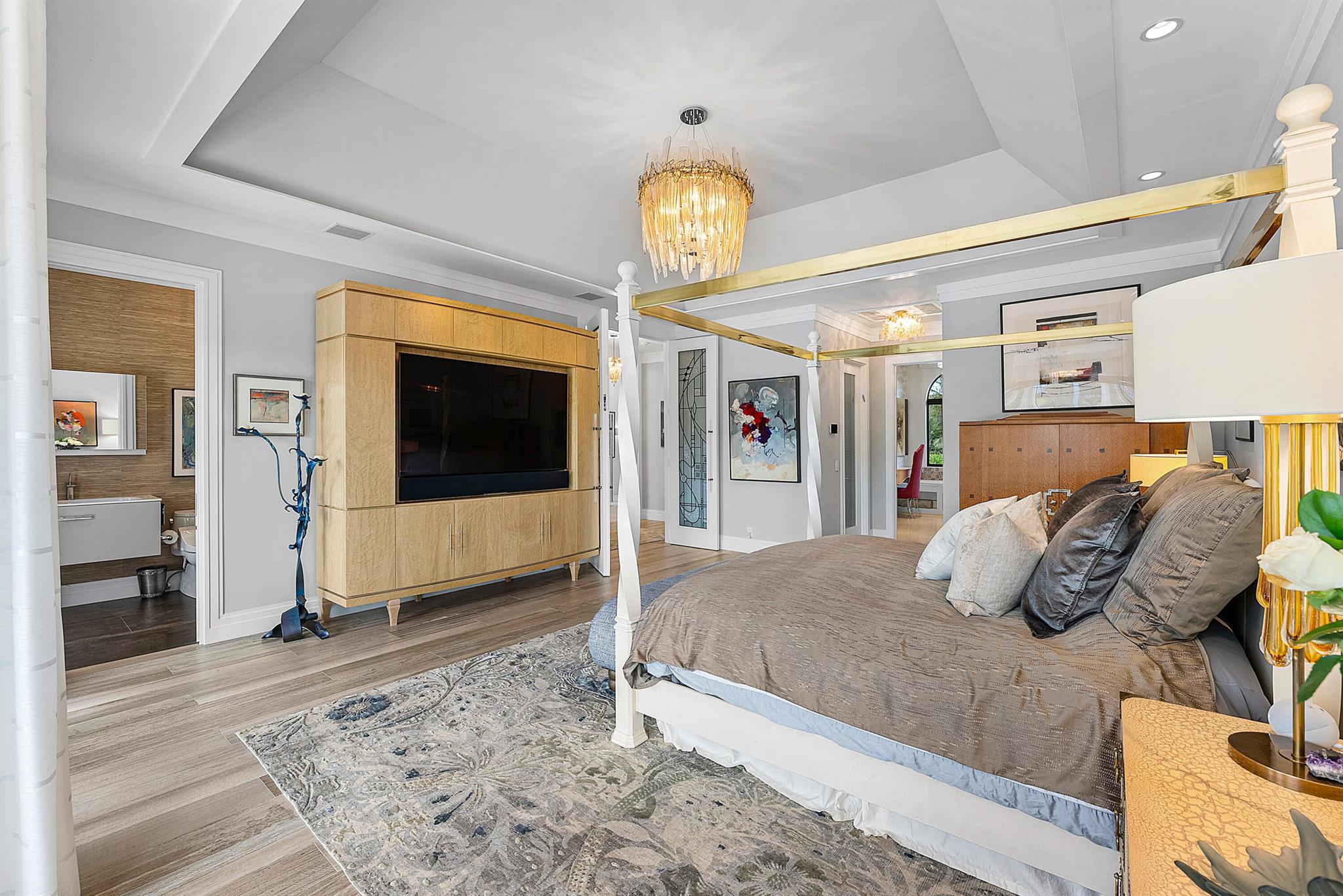 HOLLOWS / POLO CLUB - Residential