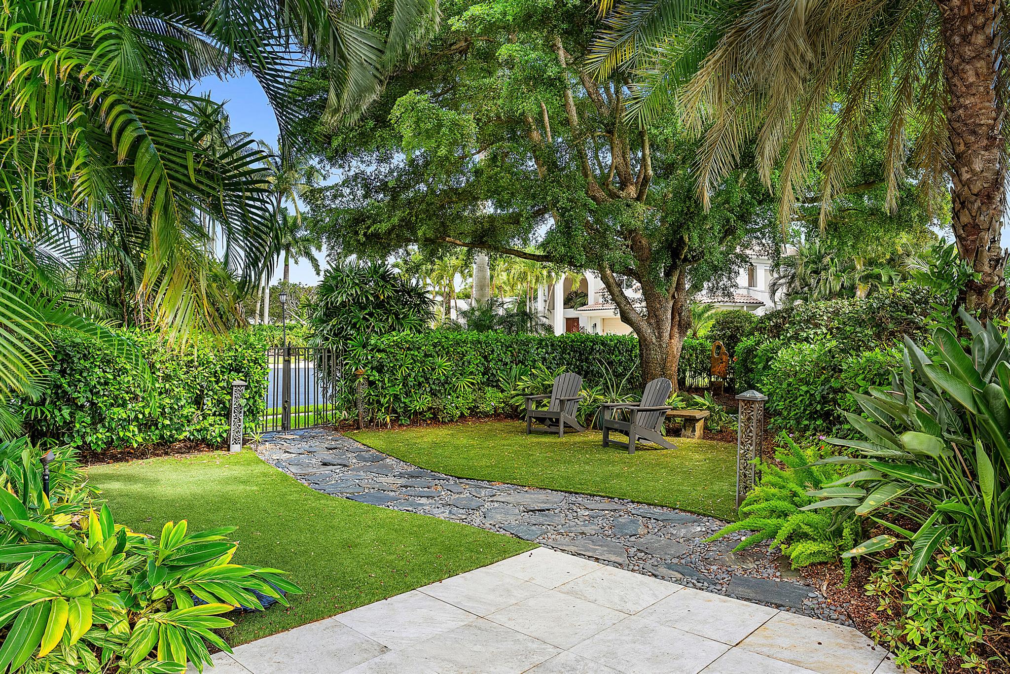 HOLLOWS / POLO CLUB - Residential