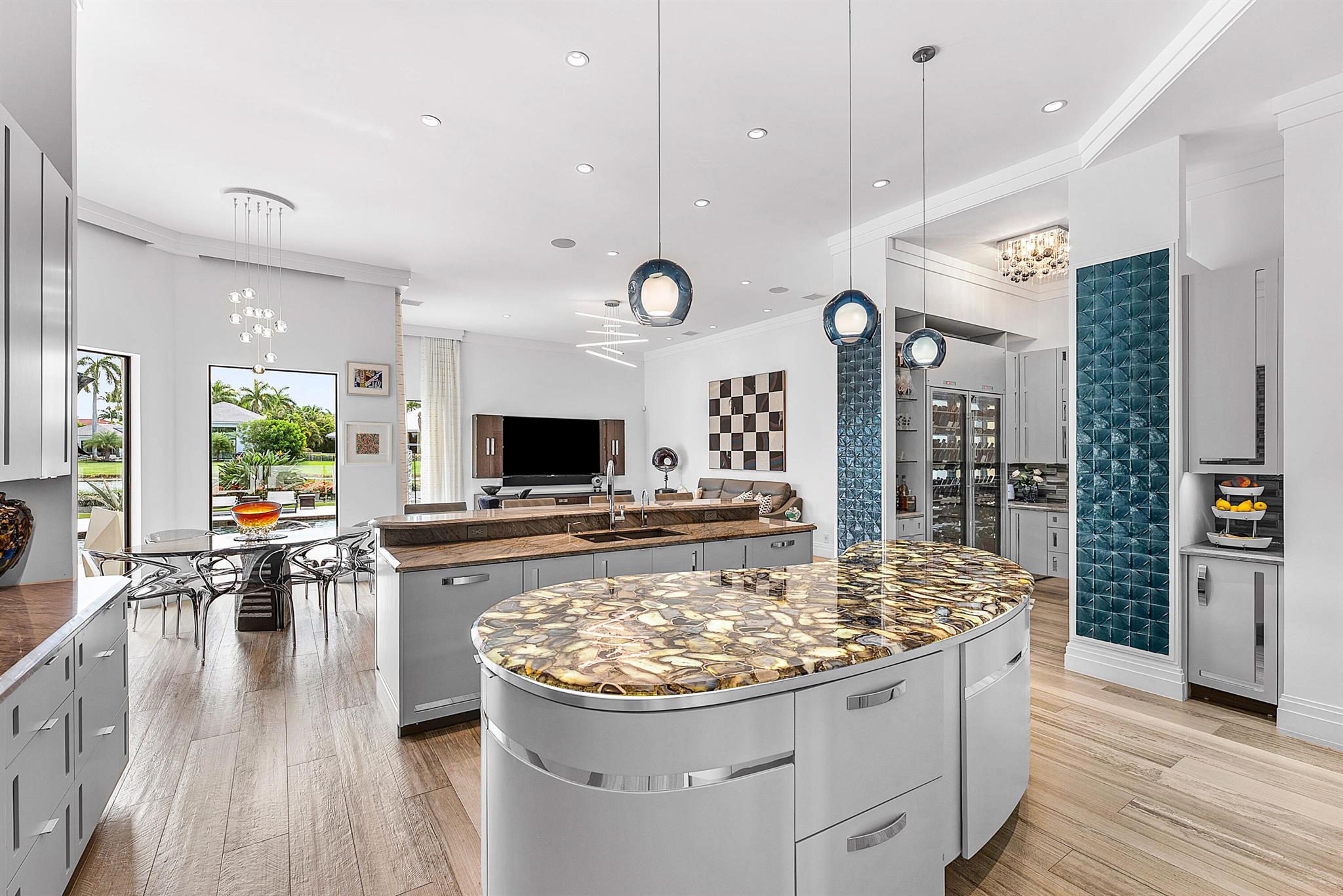 HOLLOWS / POLO CLUB - Residential