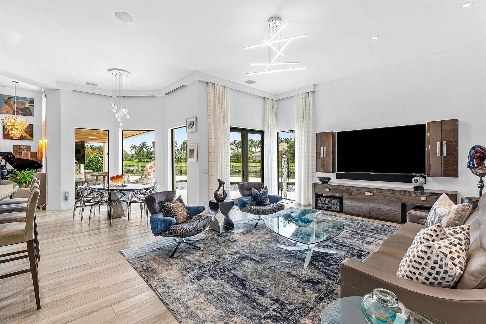 HOLLOWS / POLO CLUB - Residential