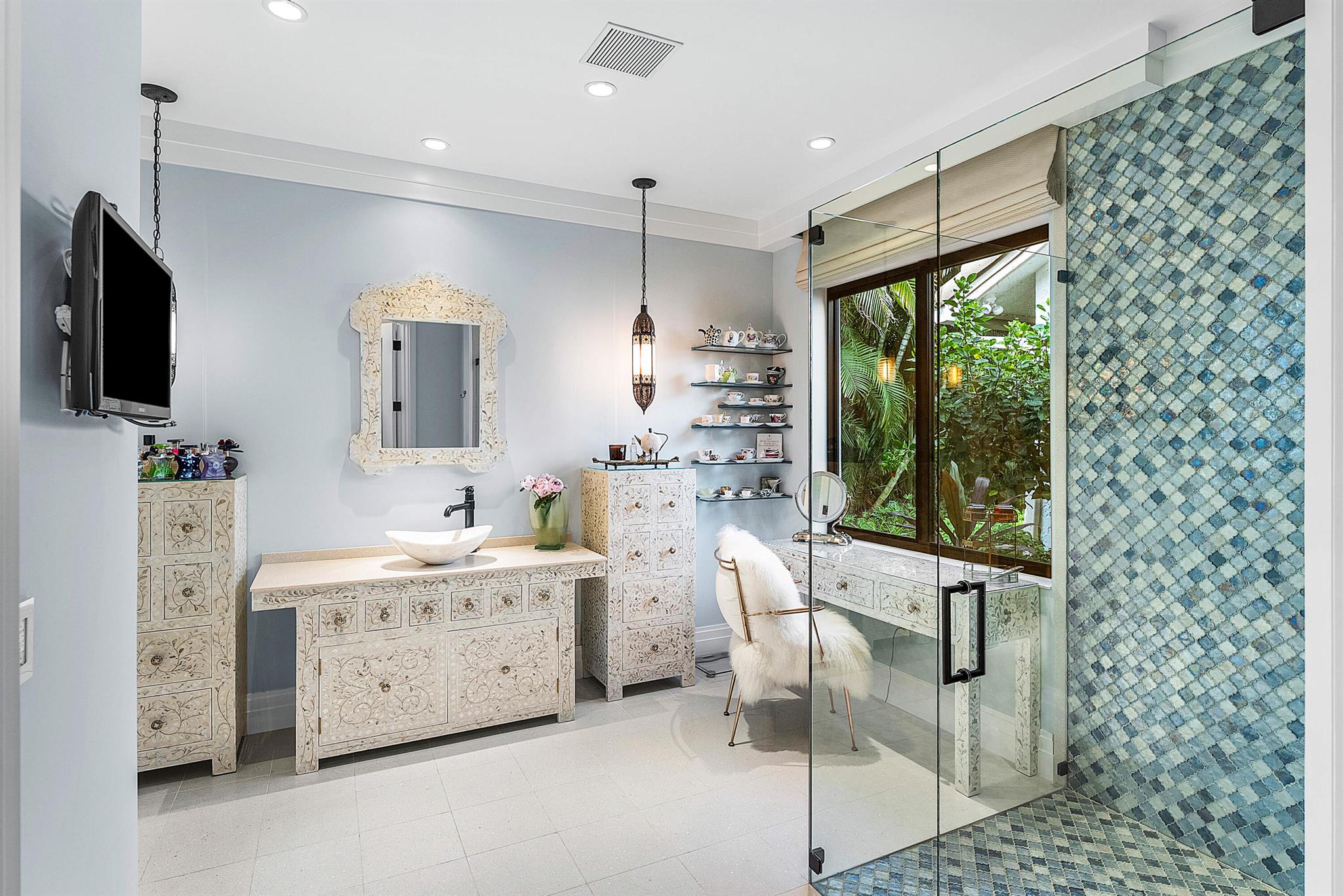 HOLLOWS / POLO CLUB - Residential