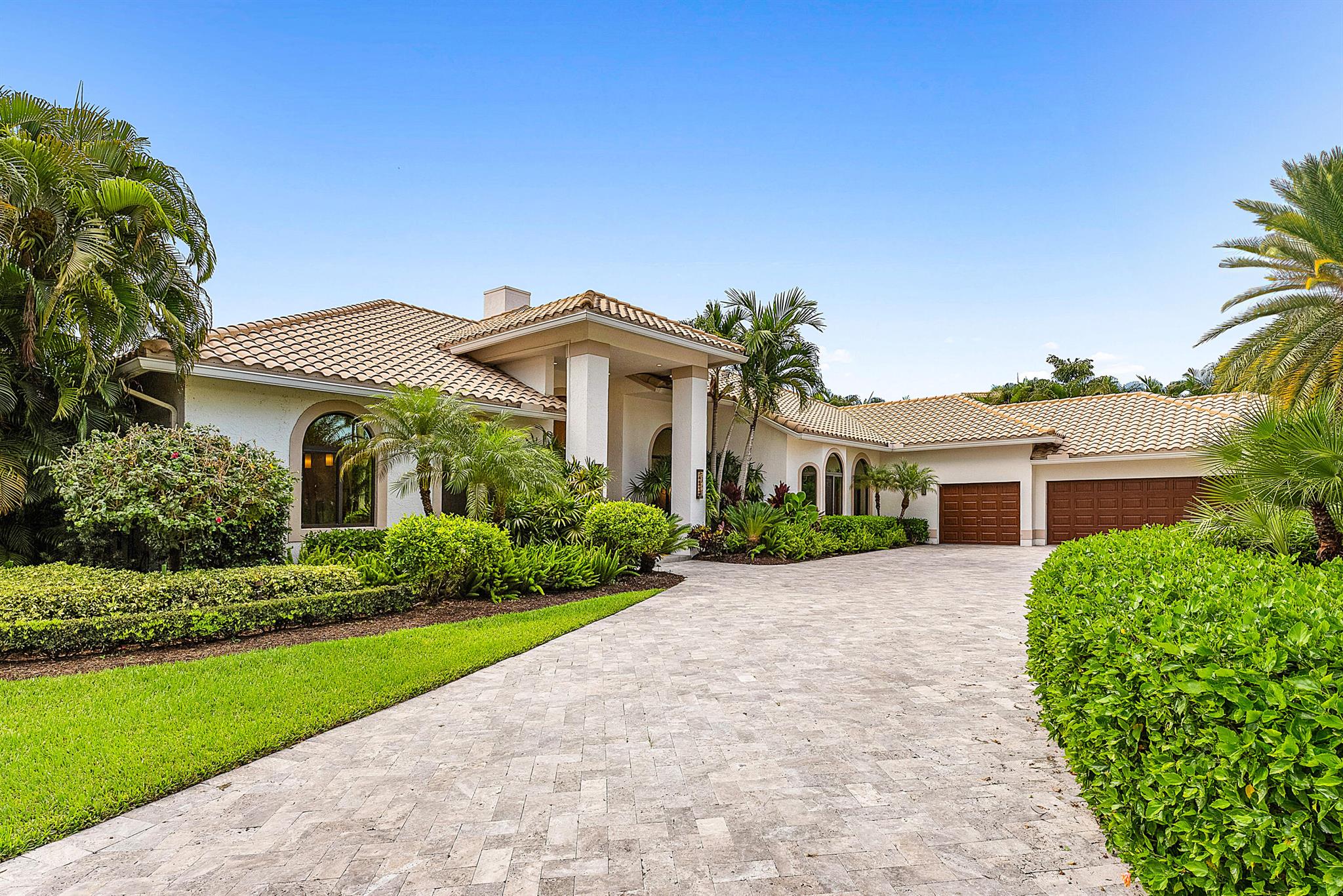 HOLLOWS / POLO CLUB - Residential