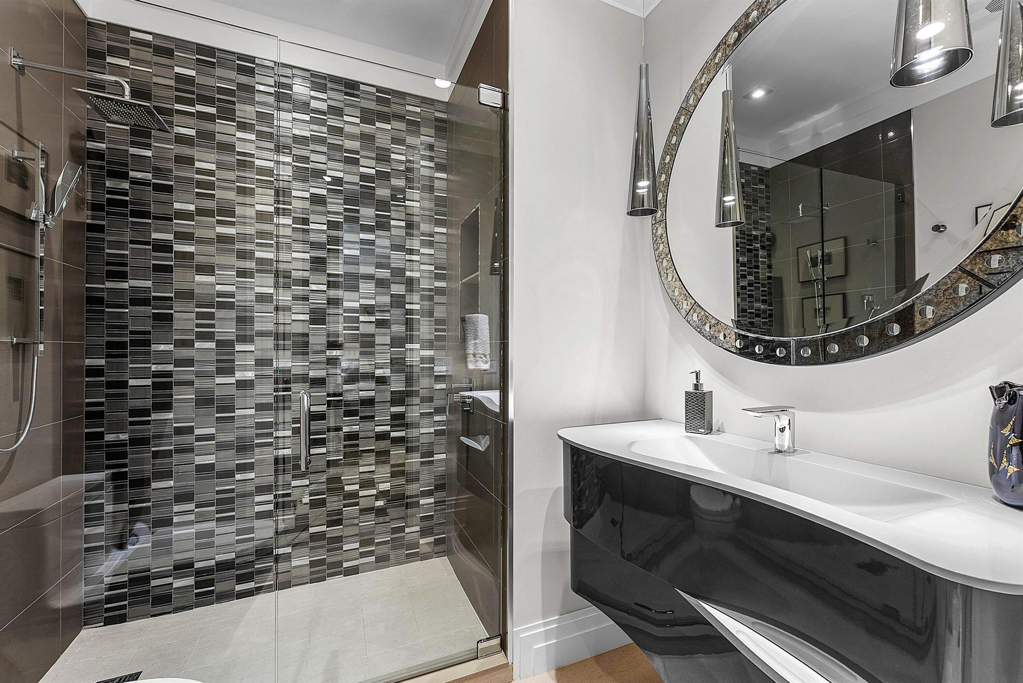 HOLLOWS / POLO CLUB - Residential