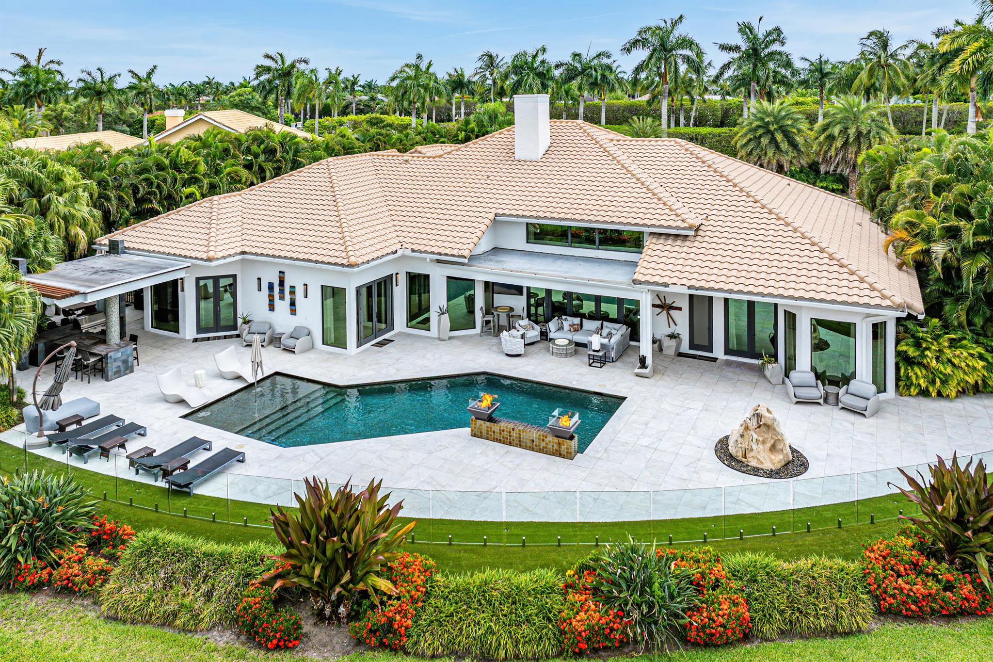 HOLLOWS / POLO CLUB - Residential