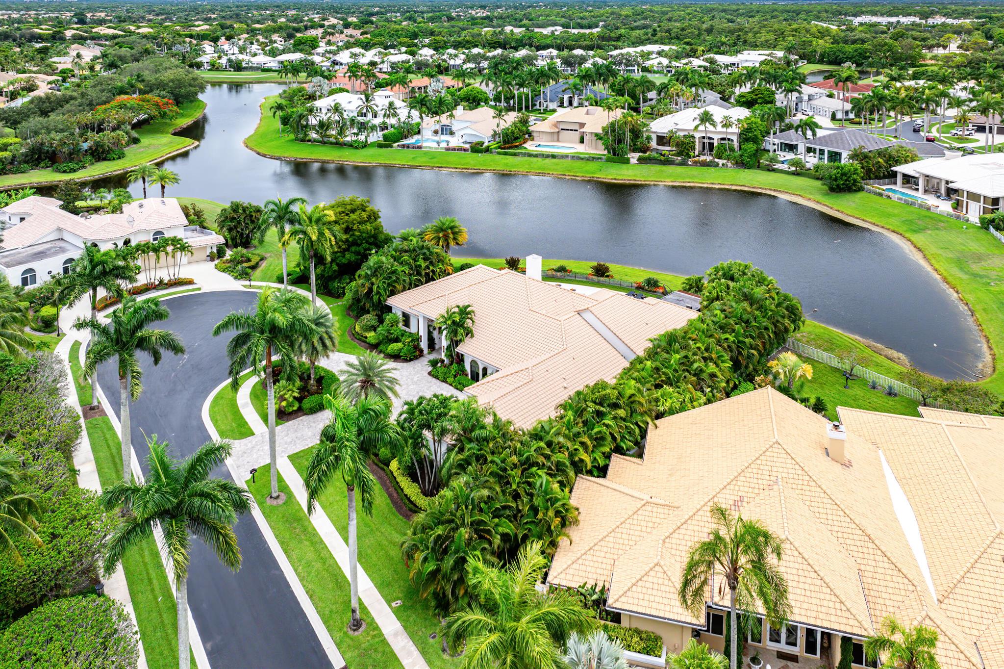 HOLLOWS / POLO CLUB - Residential