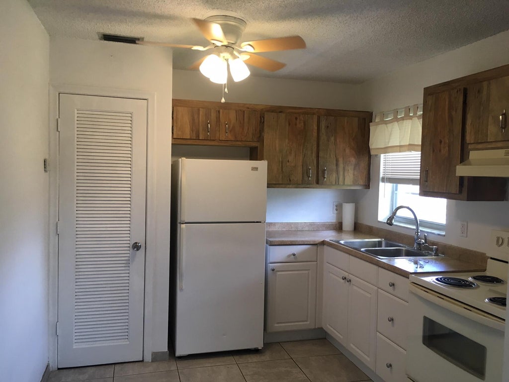 Photo of 5186 NE 6th Avenue #721, Oakland Park, FL 33334 (MLS # B26036557)
