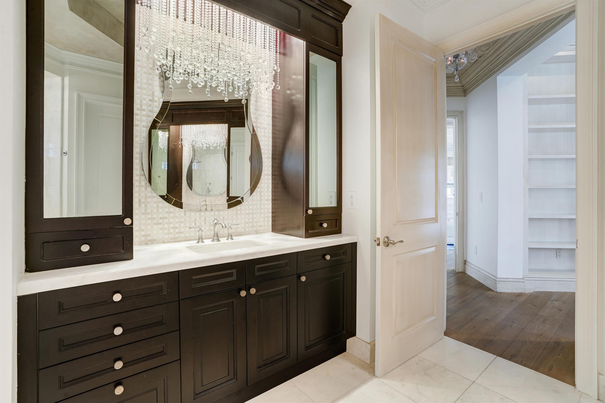 SEAGATE RESIDENCES CONDO - Residential