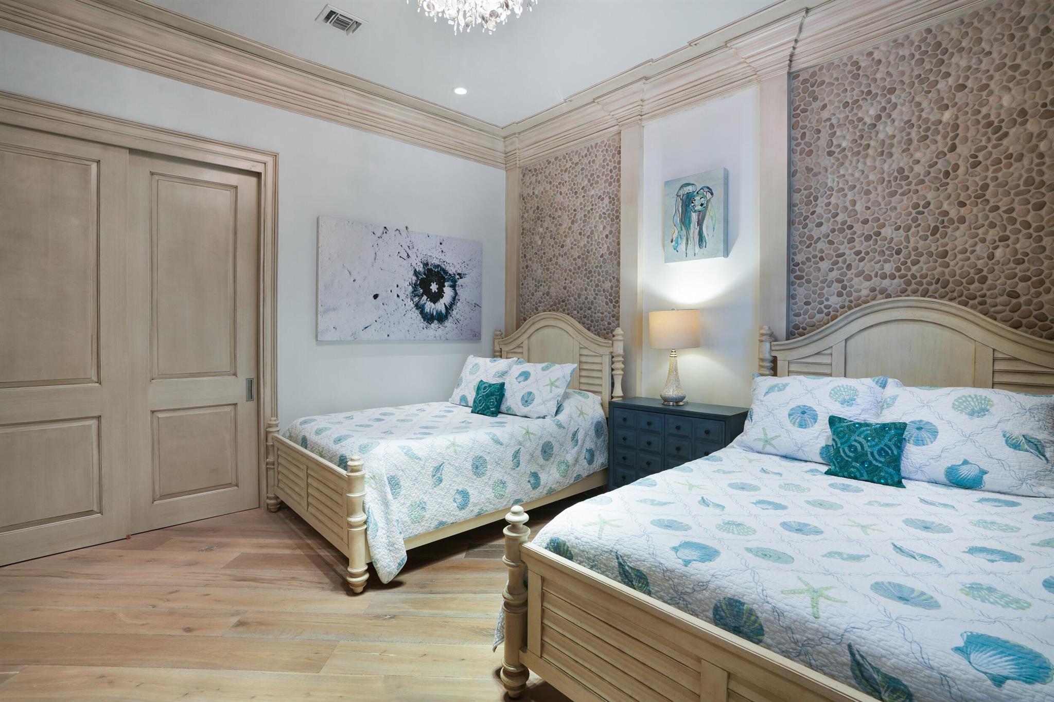 SEAGATE RESIDENCES CONDO - Residential