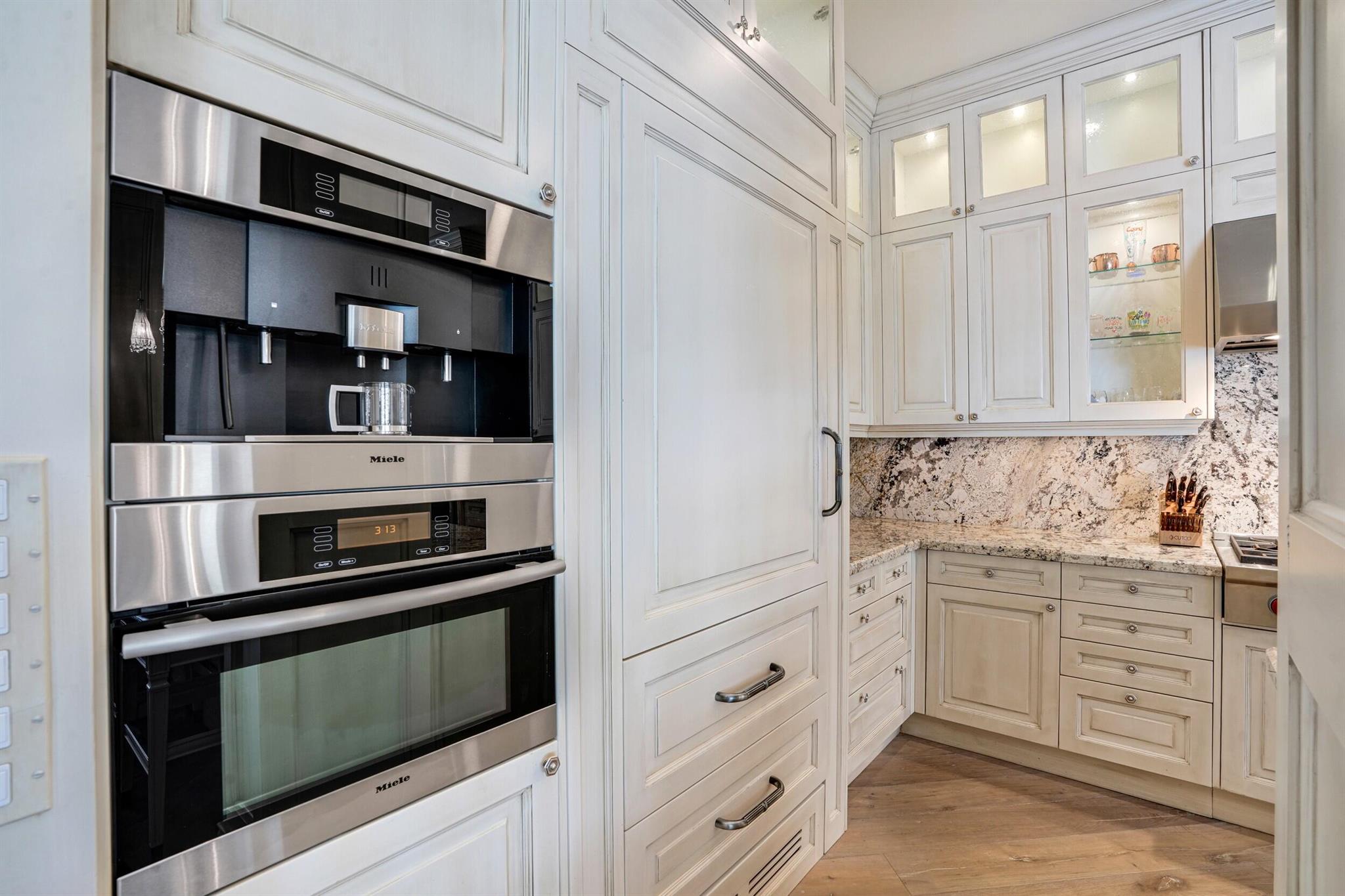 SEAGATE RESIDENCES CONDO - Residential