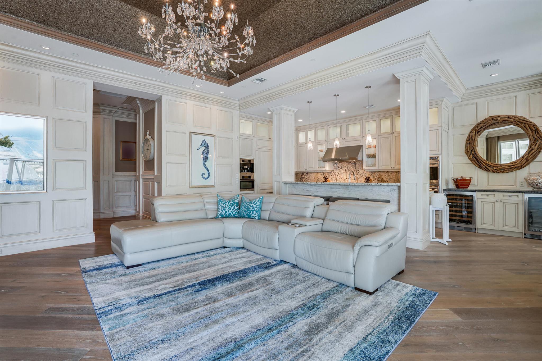 SEAGATE RESIDENCES CONDO - Residential