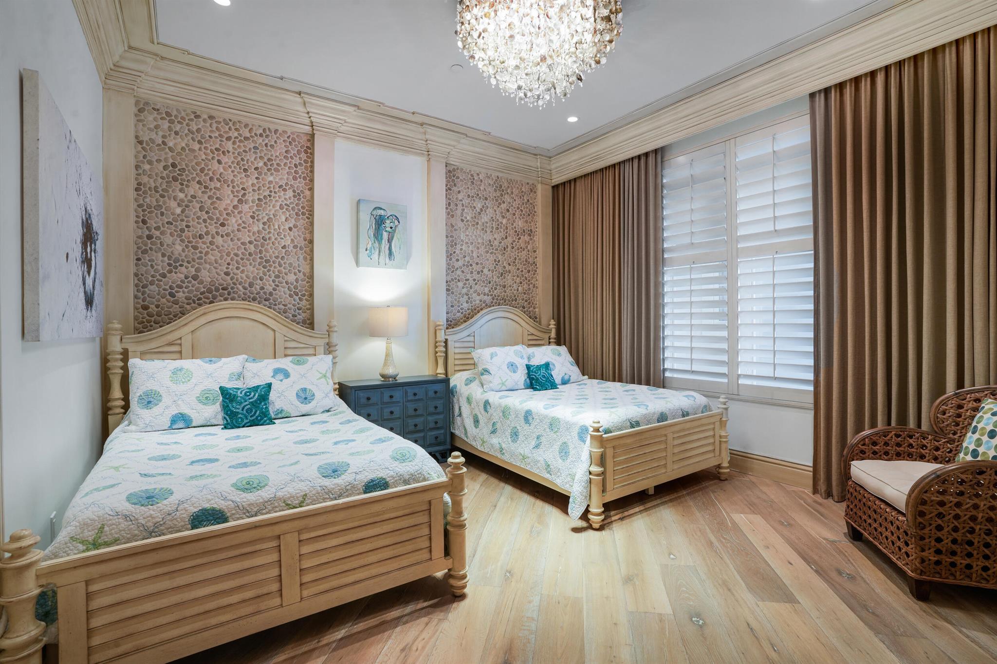 SEAGATE RESIDENCES CONDO - Residential