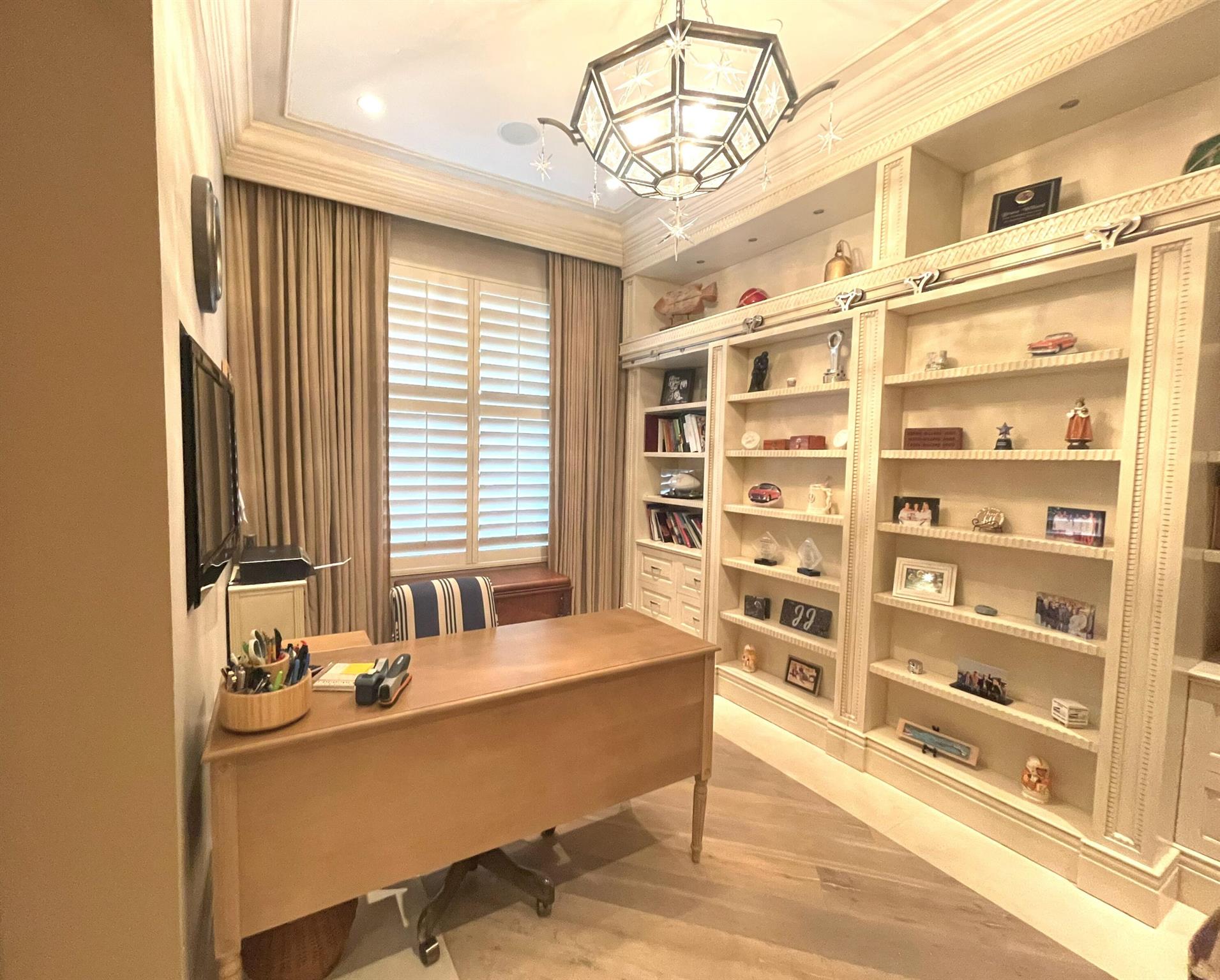 SEAGATE RESIDENCES CONDO - Residential