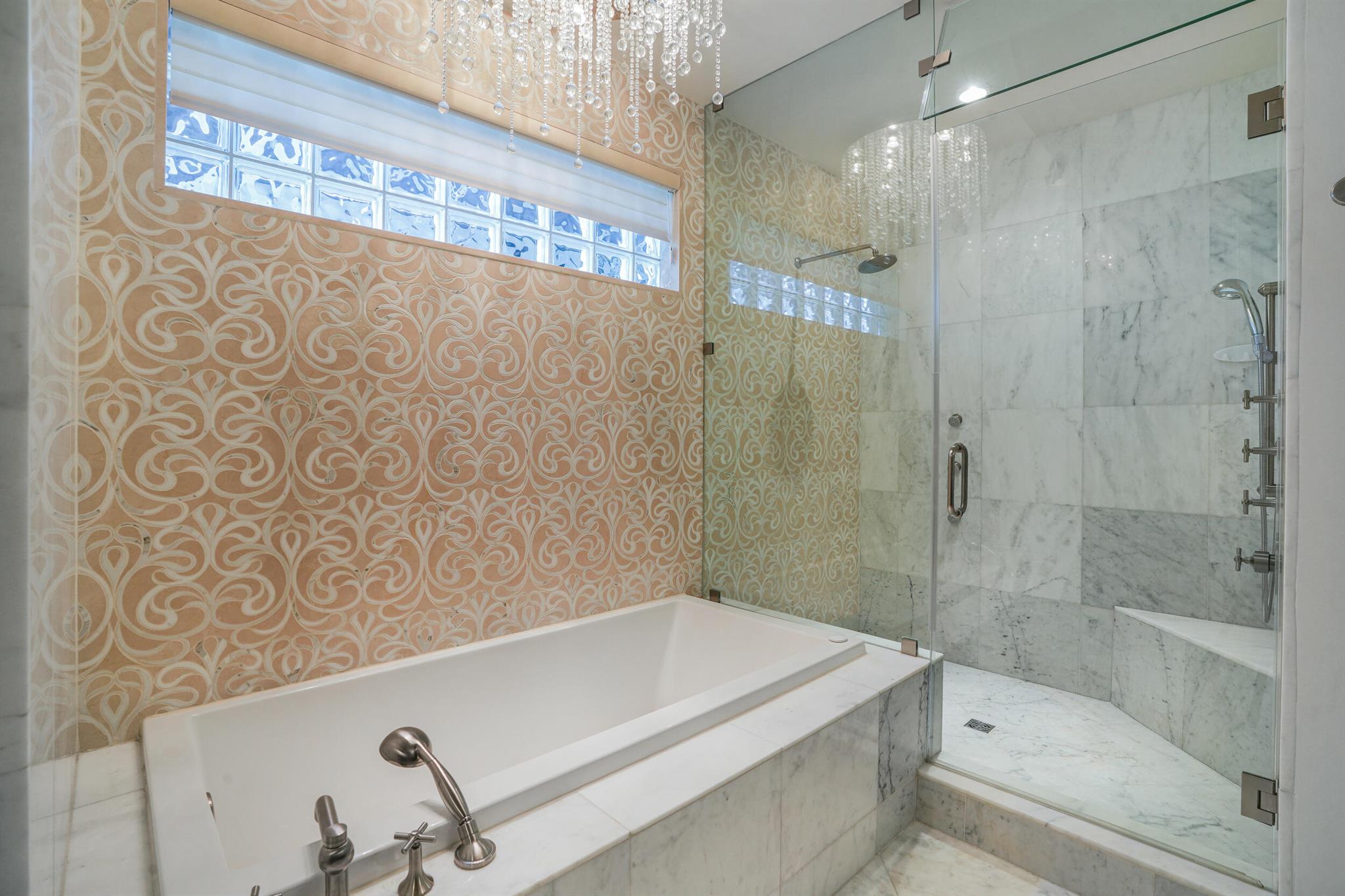 SEAGATE RESIDENCES CONDO - Residential