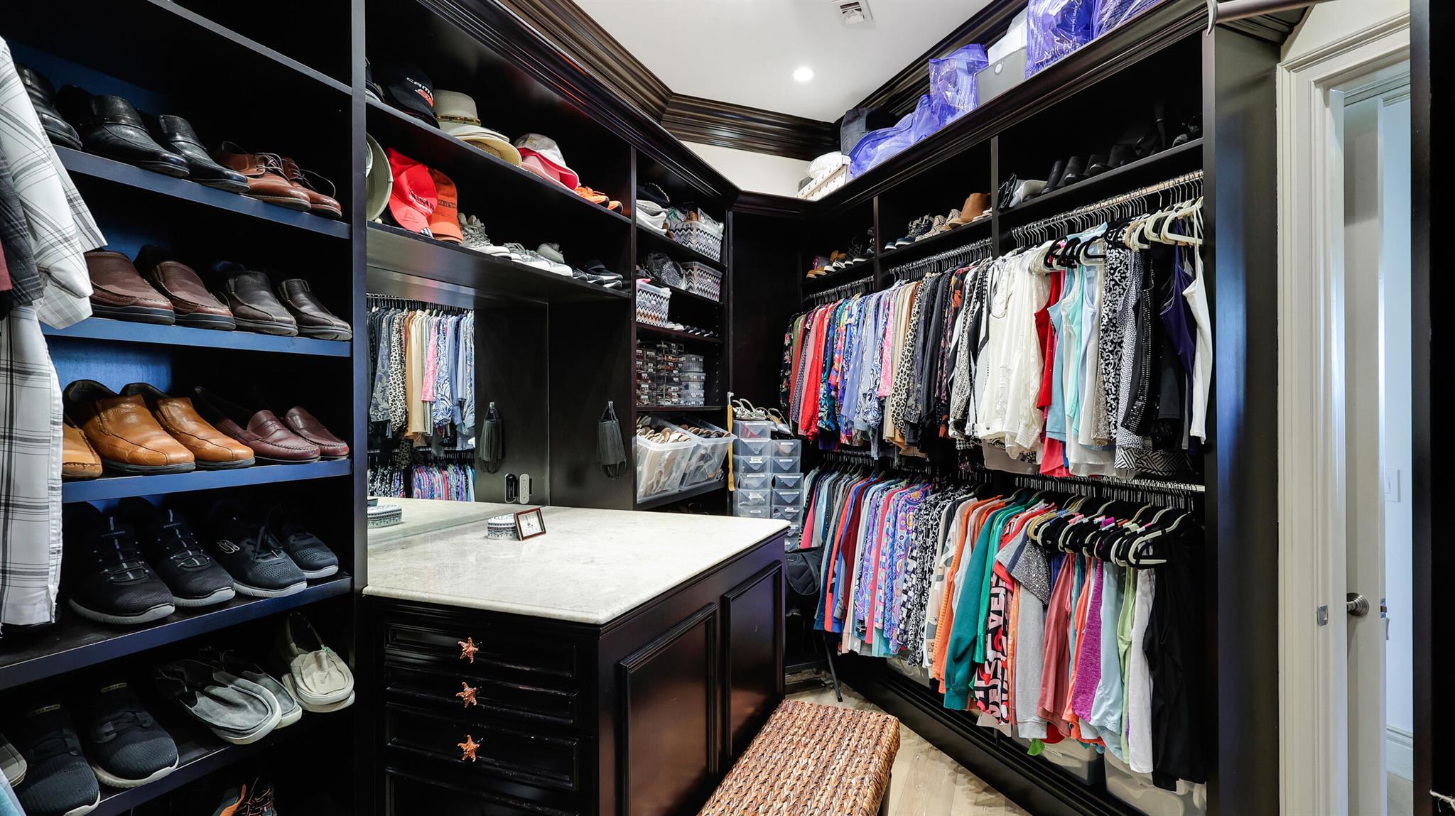 SEAGATE RESIDENCES CONDO - Residential