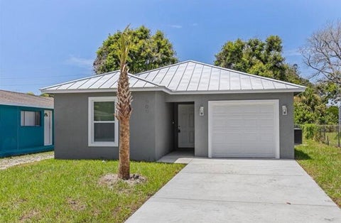 Photo of 909 N 20th Street, Fort Pierce, FL 34950 (MLS # B26079286)