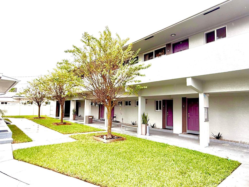 Photo of 720 NE 7th Street #2a, Hallandale Beach, FL 33009 (MLS # B26028965)
