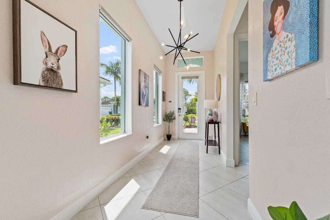 BANYAN BAY - Residential