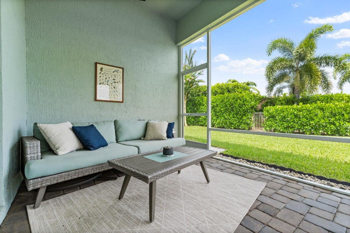 BANYAN BAY - Residential