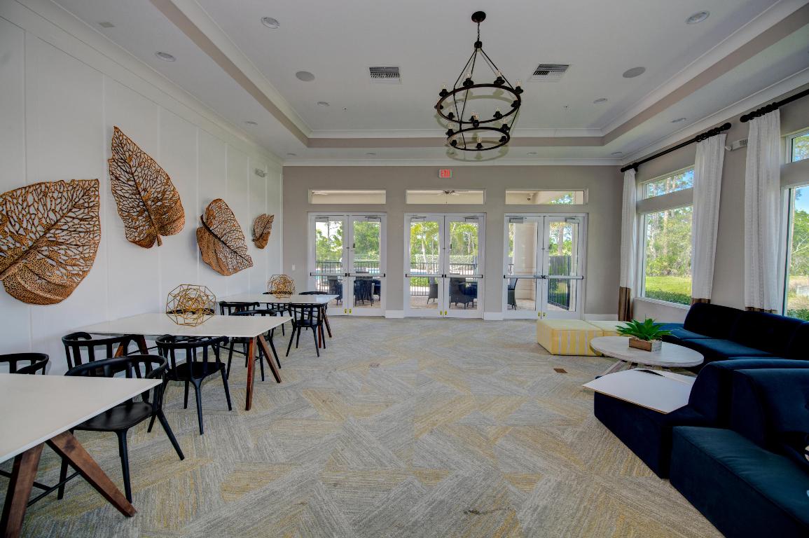 BANYAN BAY - Residential