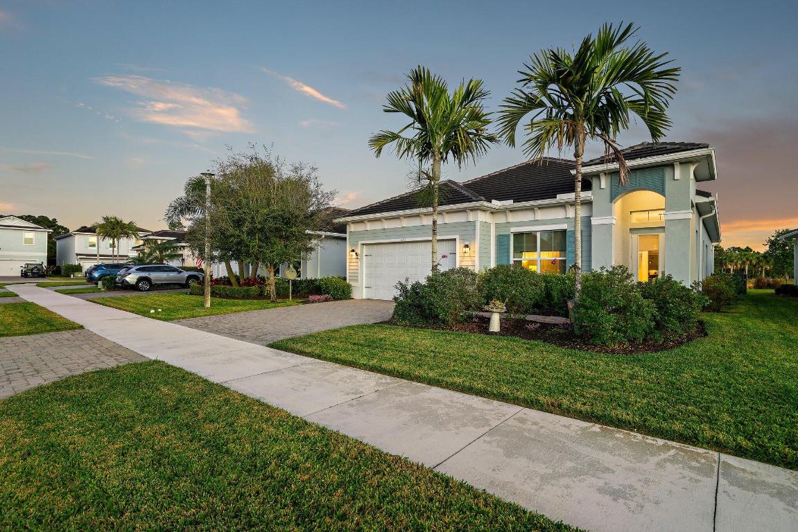 4713 SW Briarwood Court