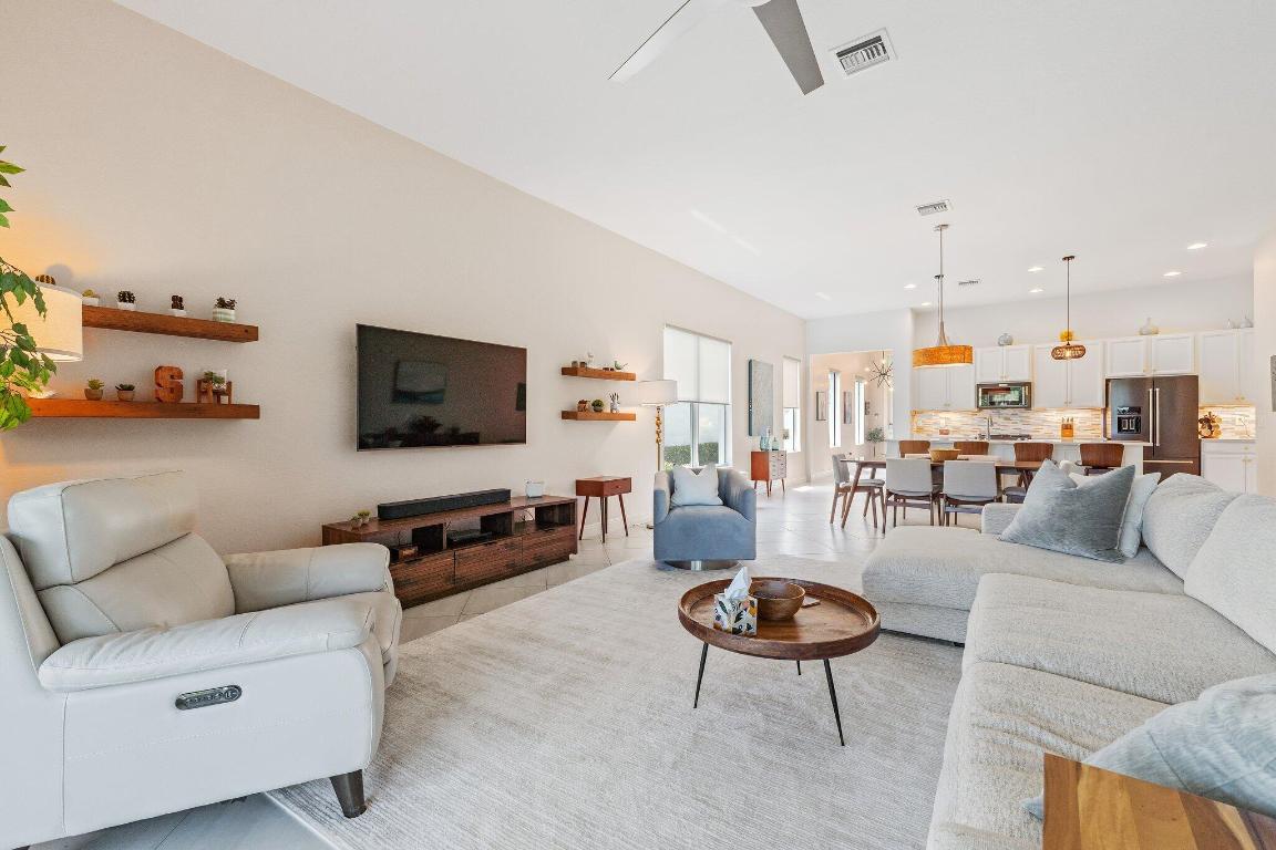 BANYAN BAY - Residential