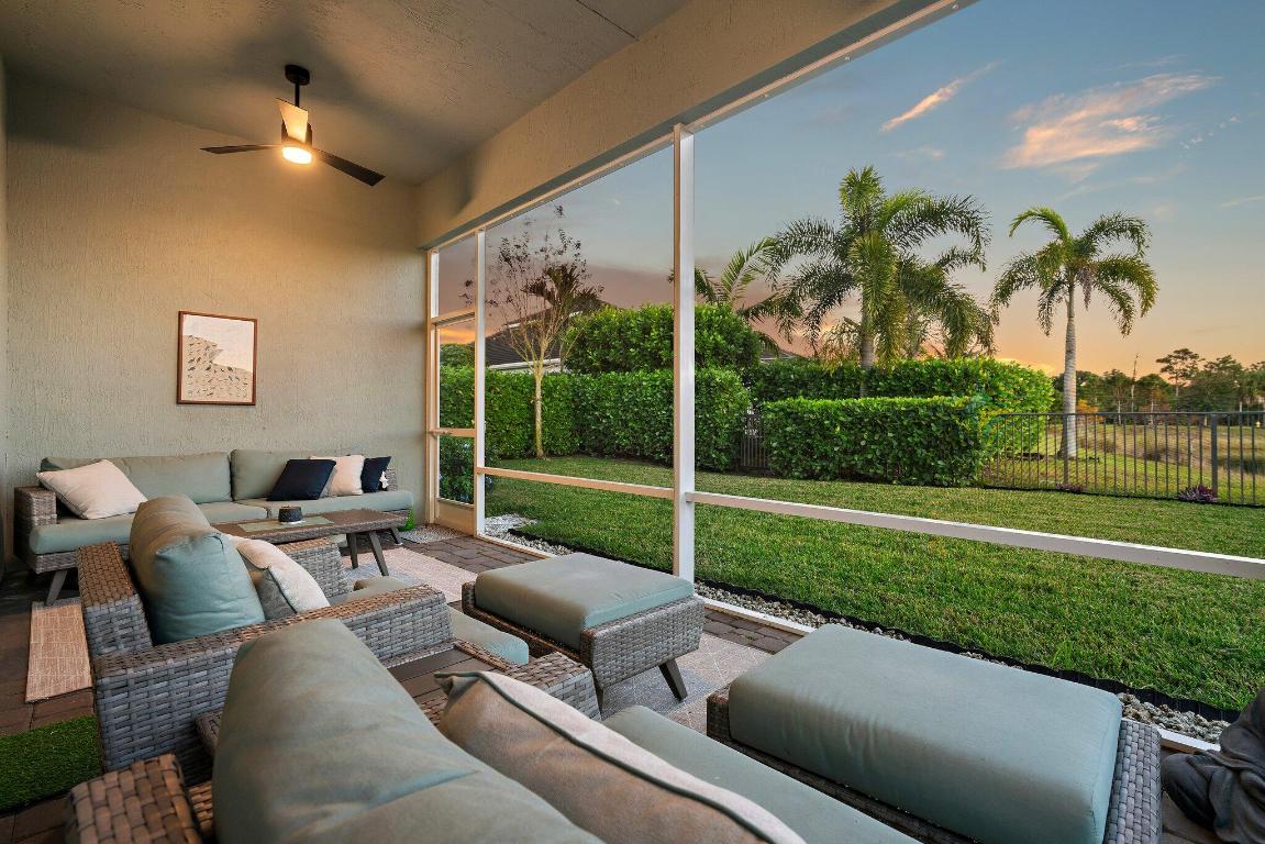 BANYAN BAY - Residential