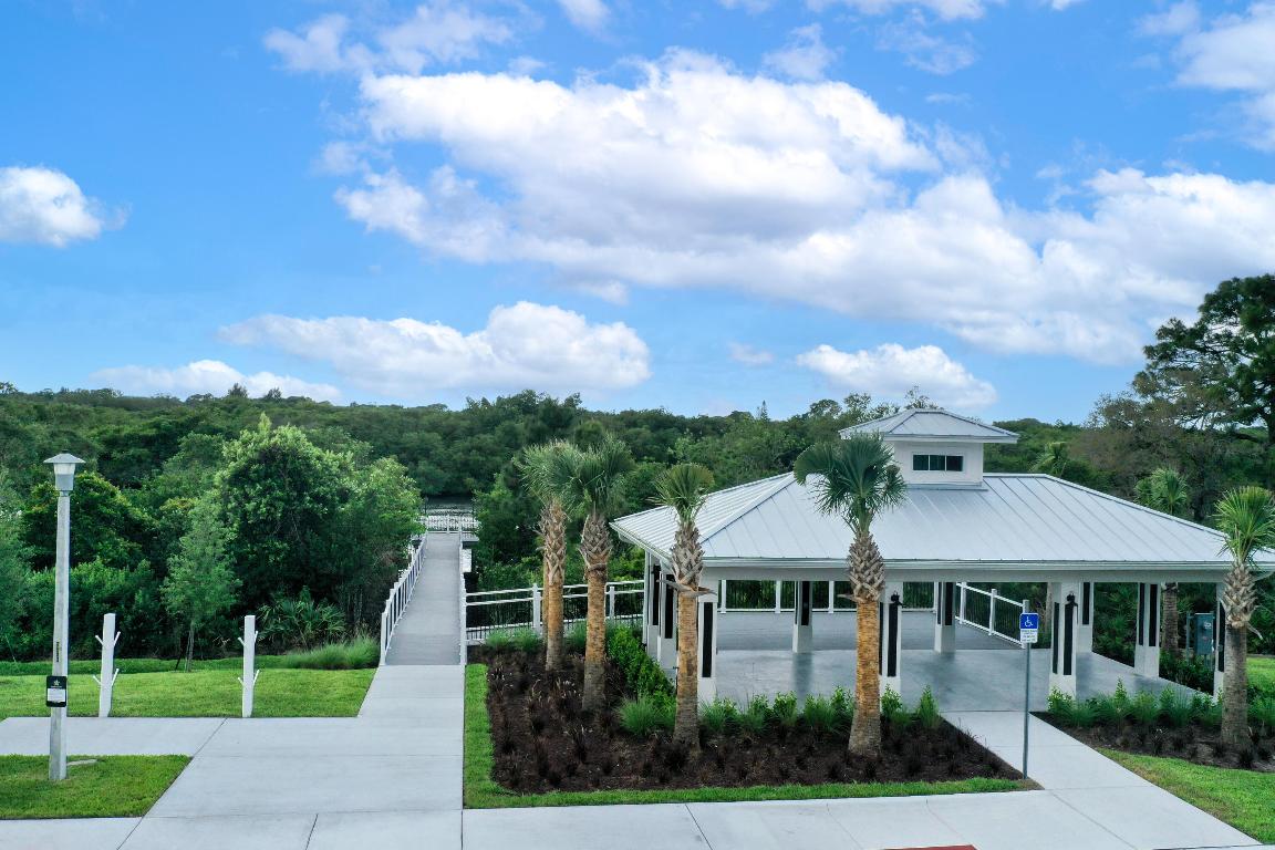 BANYAN BAY - Residential