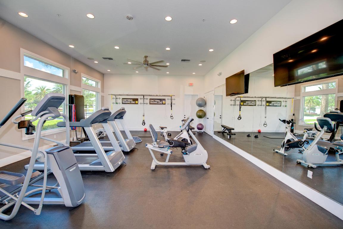 BANYAN BAY - Residential