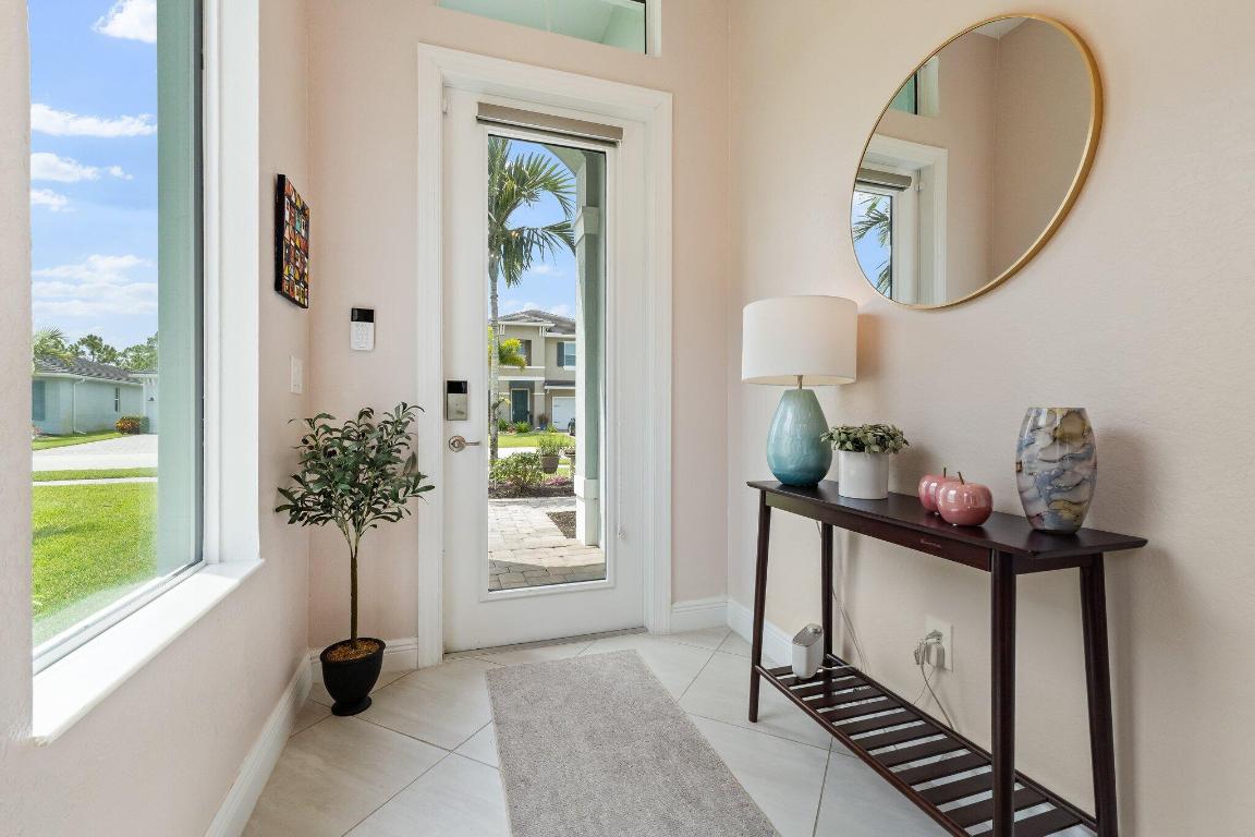 BANYAN BAY - Residential