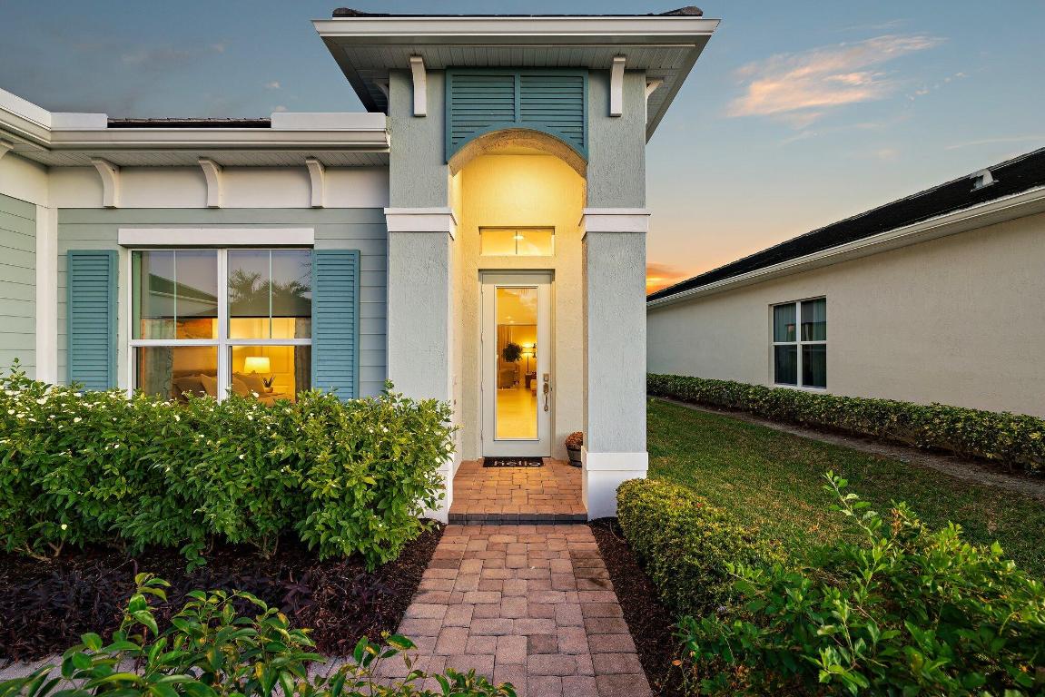 BANYAN BAY - Residential