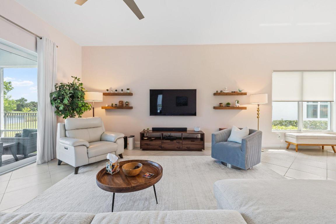 BANYAN BAY - Residential