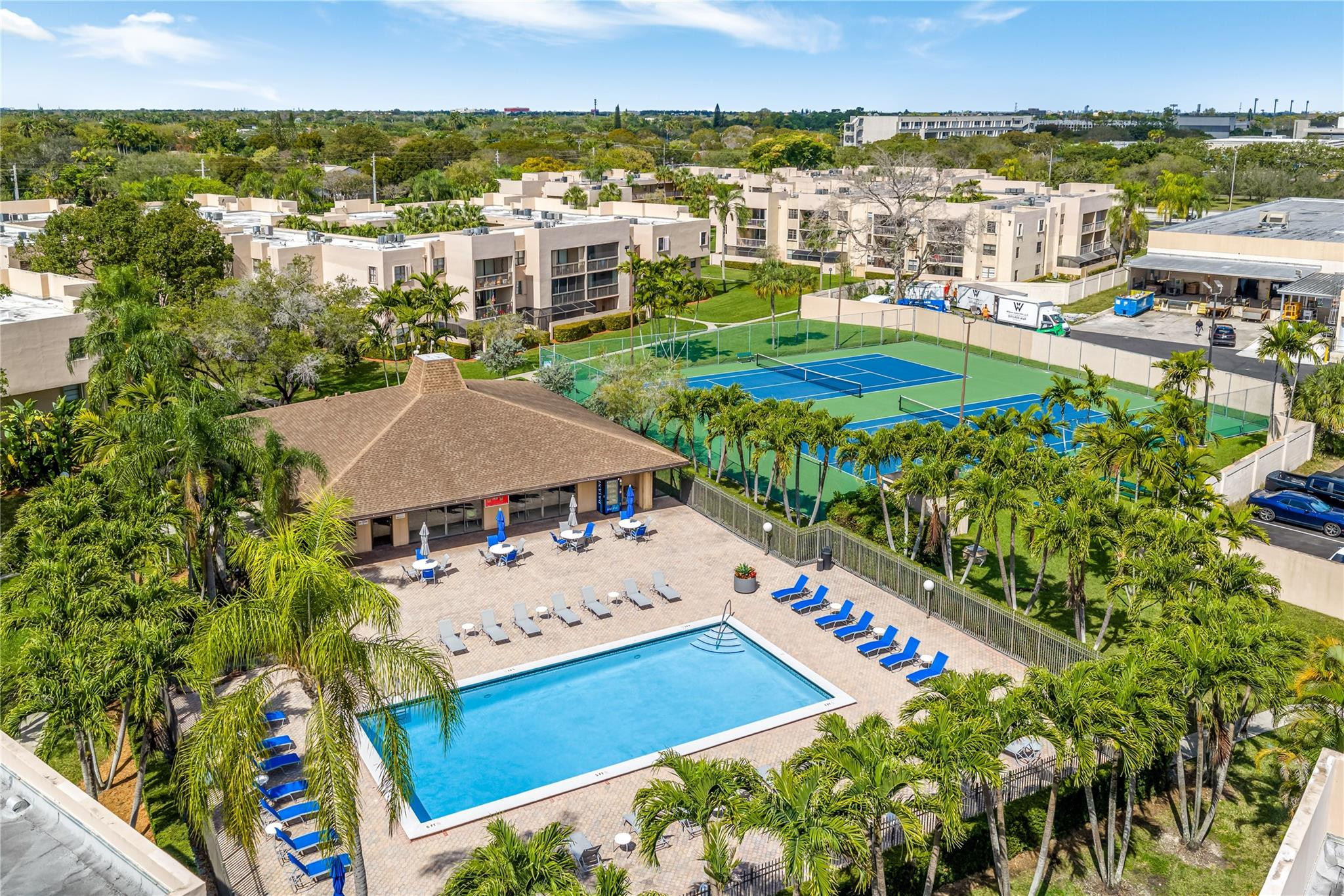 GARDENS OF KENDALL - Residential