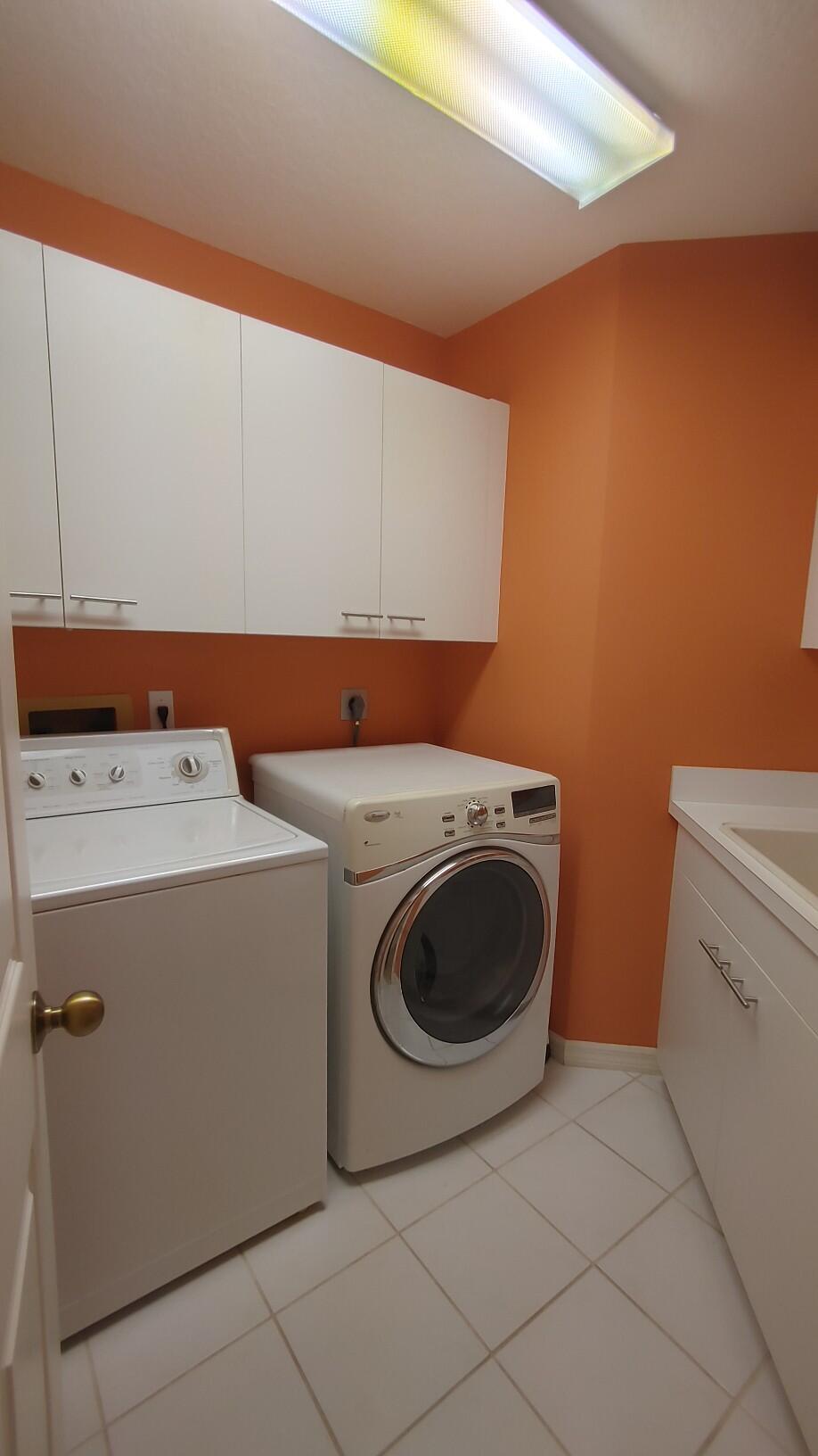 RIVERWIND AT JONATHANS LANDING - Residential Lease