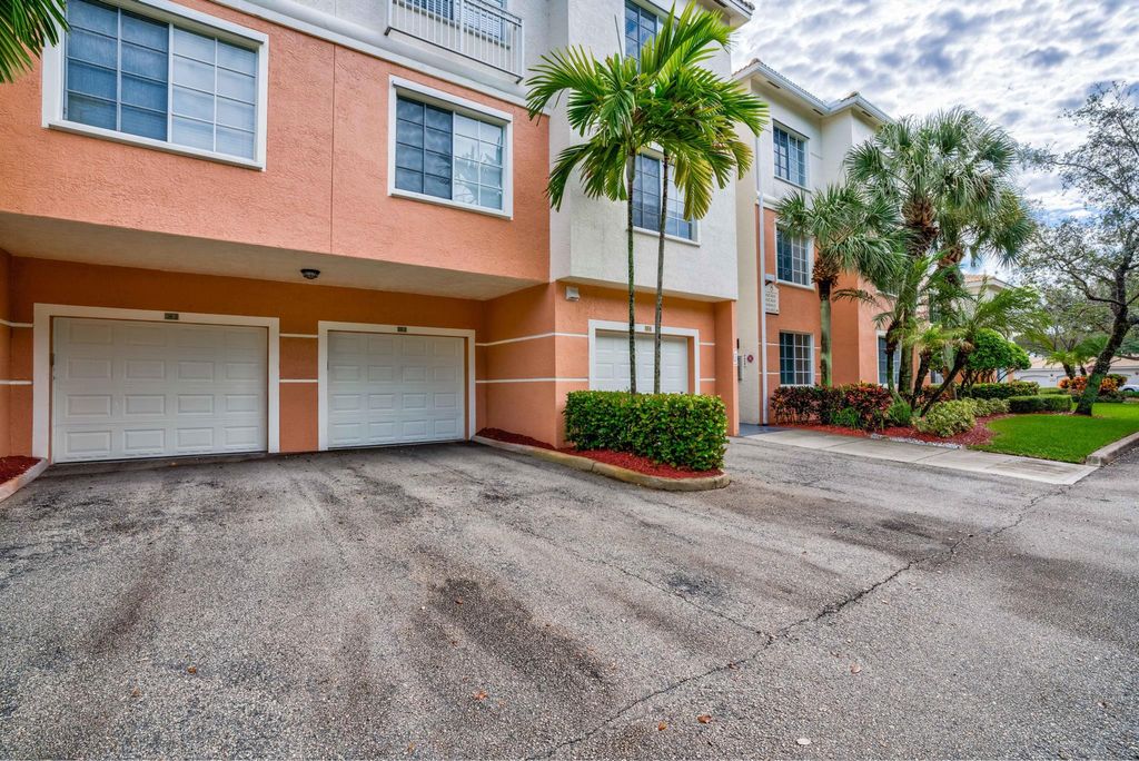 Photo of 8108 W Myrtlewood Circle W #8108, Palm Beach Gardens, FL 33418 (MLS # R10901451)