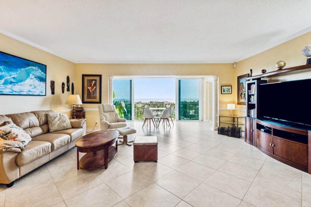 Photo of 555 SE 6th Avenue #11d, Delray Beach, FL 33483 (MLS # R11118547)