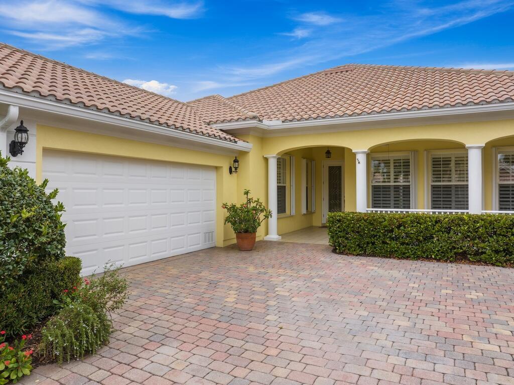 5422 Barbados Square