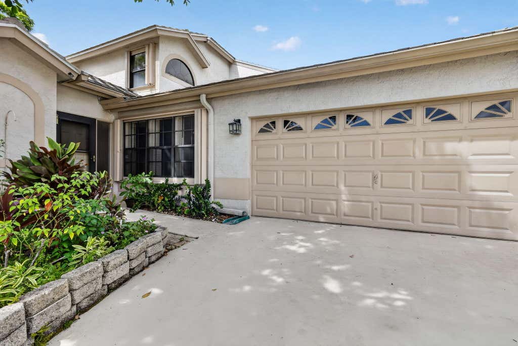 Photo of 10940 Stafford Circle S, Boynton Beach, FL 33436 (MLS # B26053389)