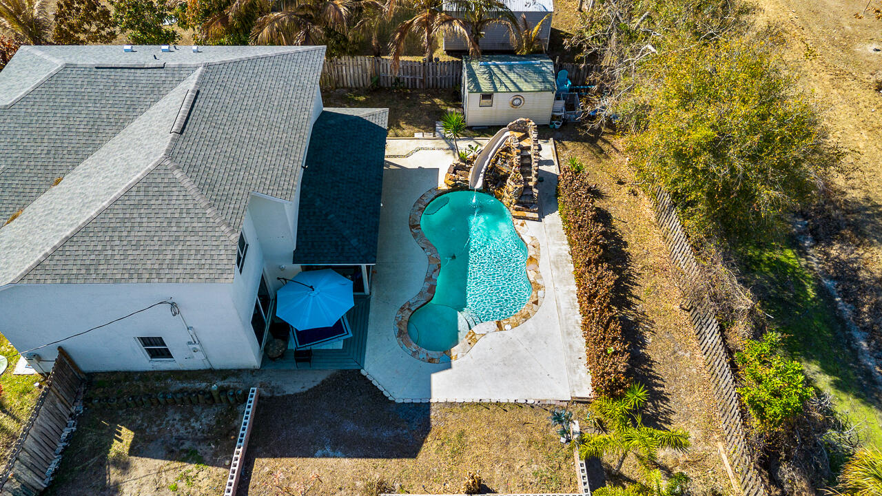 677 NW Marion Avenue