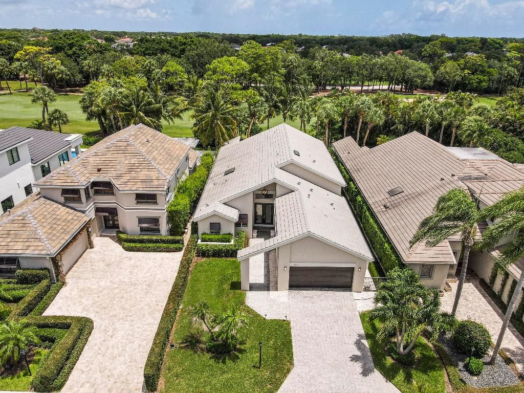 Photo of 13346 Deauville Drive, Palm Beach Gardens, FL 33410 (MLS # R11122603)