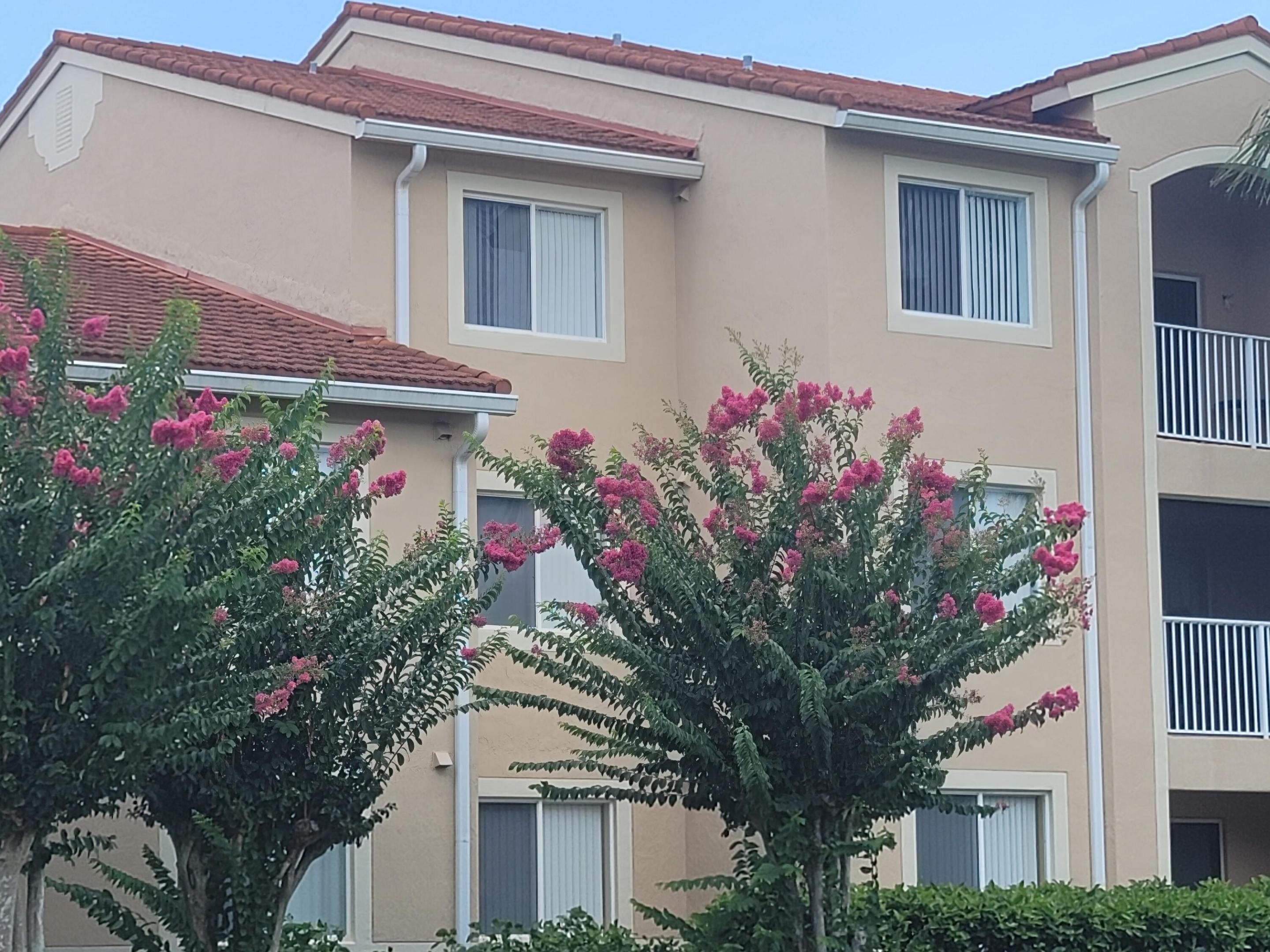 LAGUNA OF VERO BEACH - Residential