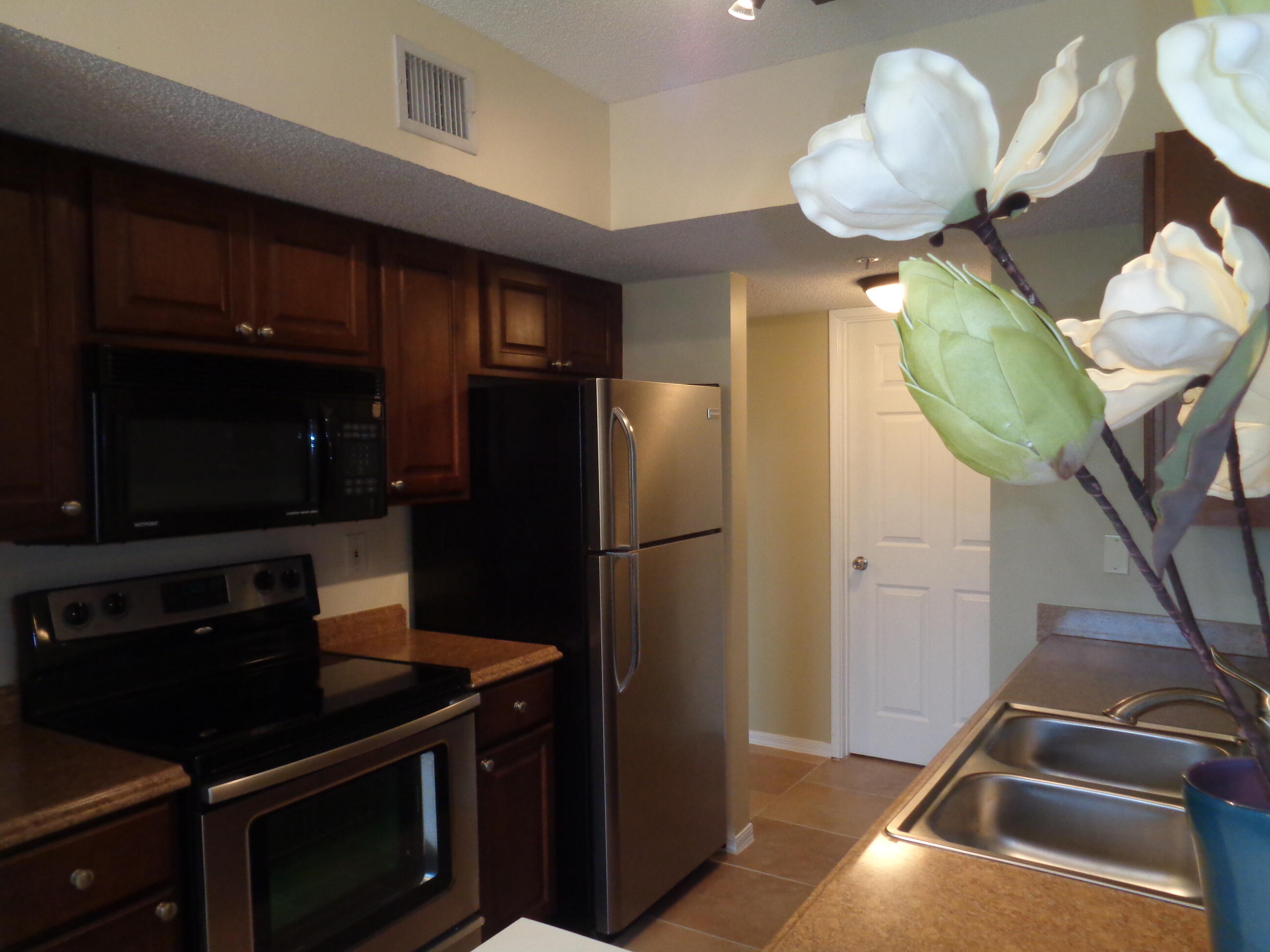 LAGUNA OF VERO BEACH - Residential