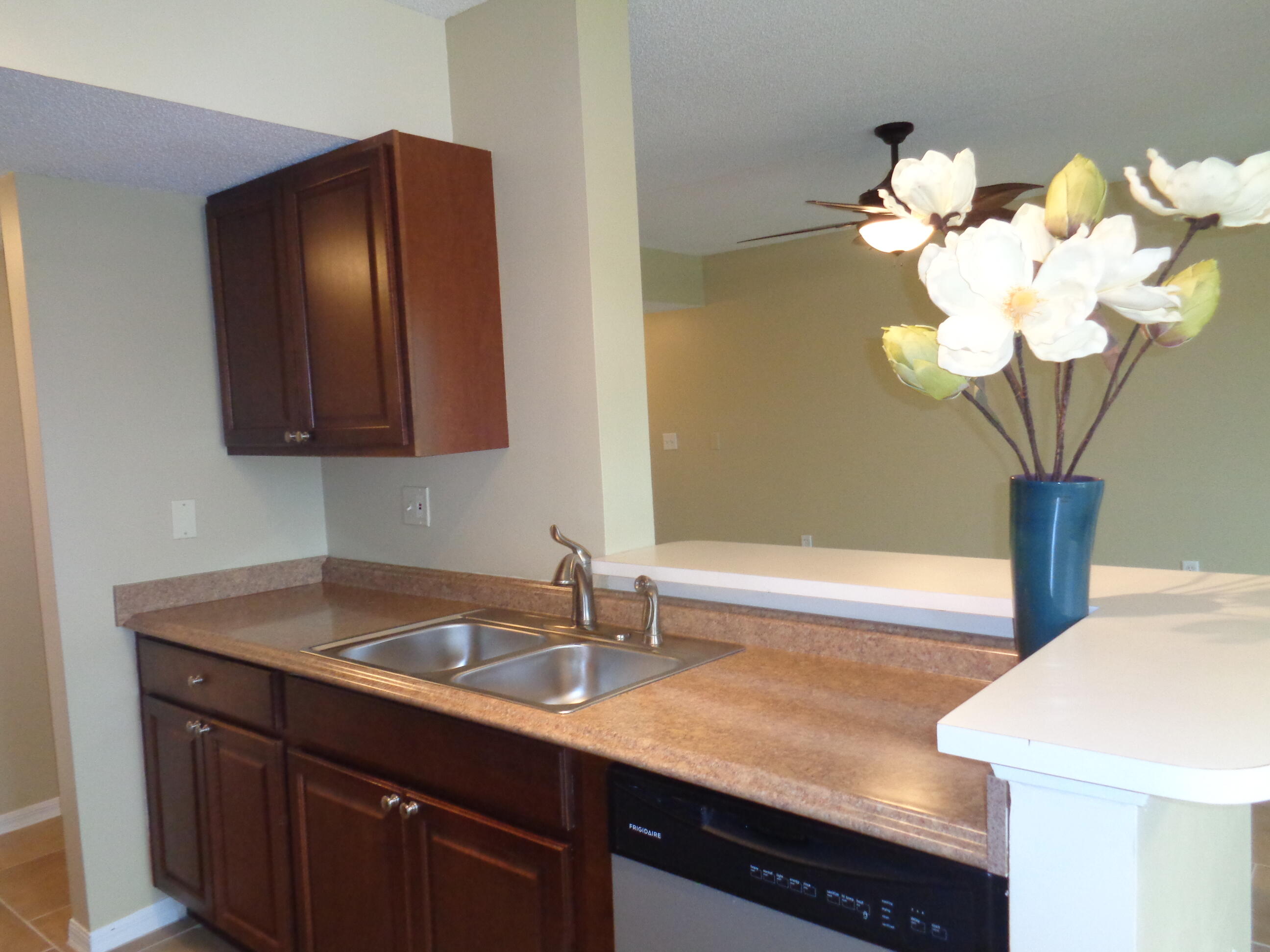 LAGUNA OF VERO BEACH - Residential